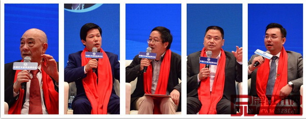 在由中央電視臺(tái)主持人李曉東主持的首輪“‘文化自信’畫品牌藍(lán)圖”論壇中，上海市家具研究所副所長(zhǎng)許美琪、中國(guó)傳統(tǒng)工藝大師張錫復(fù)、深圳大學(xué)家具設(shè)計(jì)研究所所長(zhǎng)唐開軍、中信紅木董事長(zhǎng)李忠信、國(guó)壽紅木副董事長(zhǎng)陳淦凡（上圖從左至右）展開研討