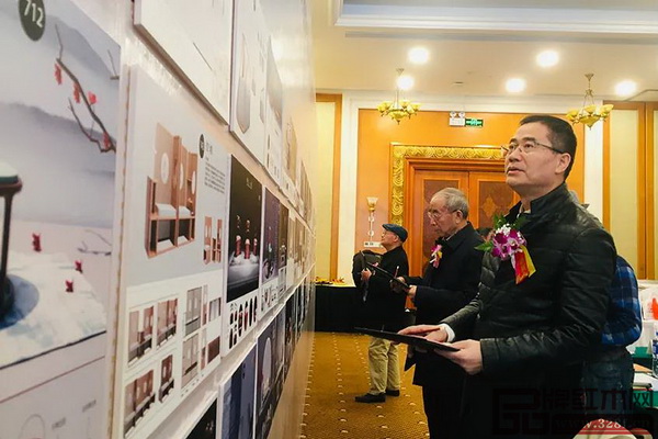 廣東省第十三屆人大代表、廣東省家具協(xié)會(huì)會(huì)長(zhǎng)王克在評(píng)審中