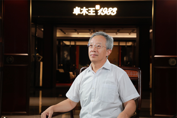 全聯(lián)藝術(shù)紅木家具專業(yè)委員會(huì)專家顧問、華南農(nóng)業(yè)大學(xué)教授李凱夫