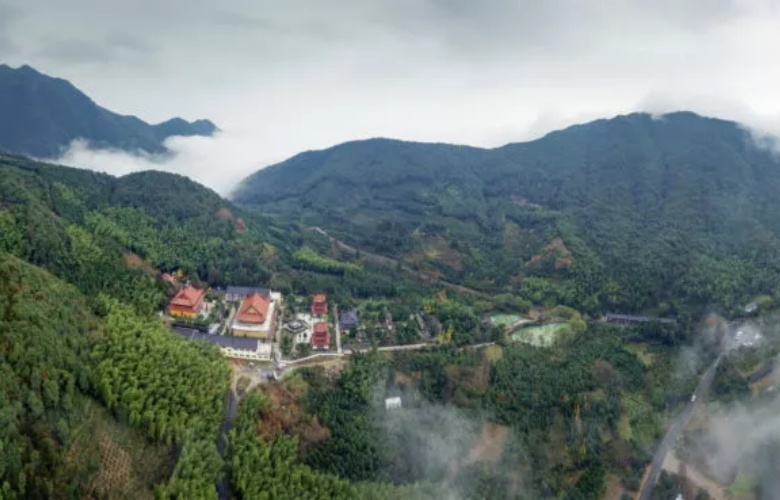 金華山管委會負(fù)責(zé)人蒞臨明堂家居，共探“詩路金華”新未來