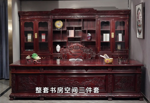 豪華滿雕山水書房空間，繁復(fù)雕刻琳瑯滿目
