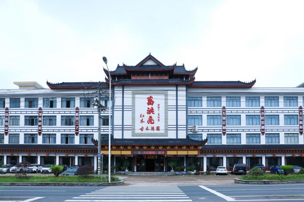 紫檀問道三十載，葛洪亮重續(xù)東方藝術家具文脈